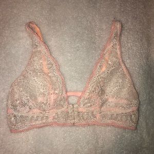 Beautiful Victoria’s Secret Peachy Lace Bralette